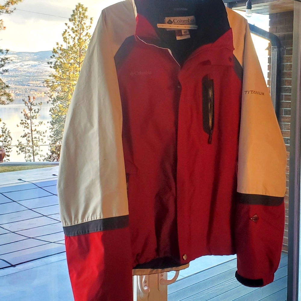 Columbia winter fleece lined inner jacket its the titanium version